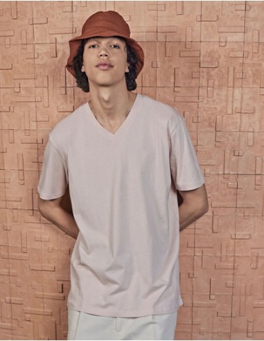 BetC-TU008-E150 V T-Shirt
